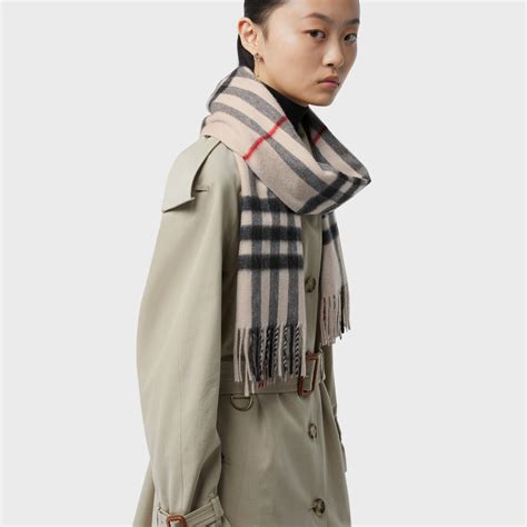 burberry the classic cashmere scarf in heritage check|authentic Burberry cashmere scarf.